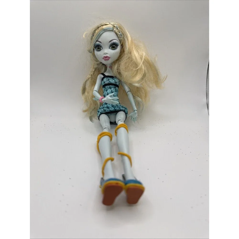 Monster High Doll Classroom Mad Science Lagoona Blue G1 2011 No Stand Or Coat